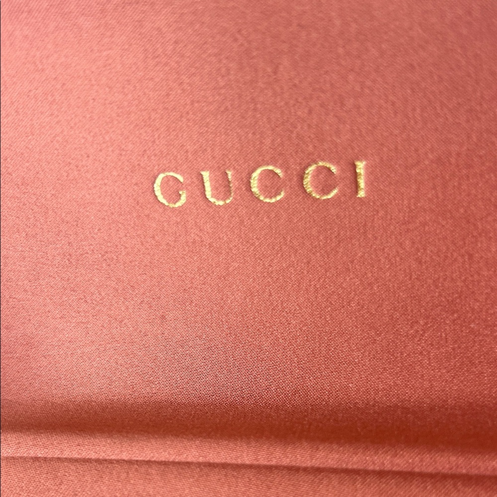 Gucci Burgundy Velvet Eyeglass Sunglass Case like new - Picture 2 of 5